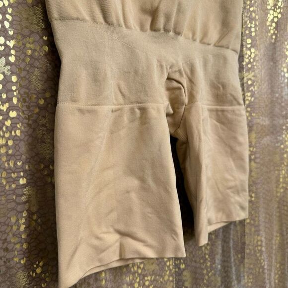 Spanx Assets Shaping Shorts Size Medium Light Beige Hi Waisted Compression - Picture 6 of 10
